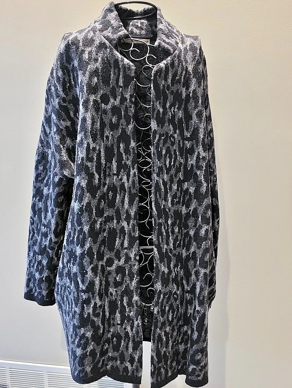Chiaramente Animal Print Sweater Coat in Black & Gray Size Medium
